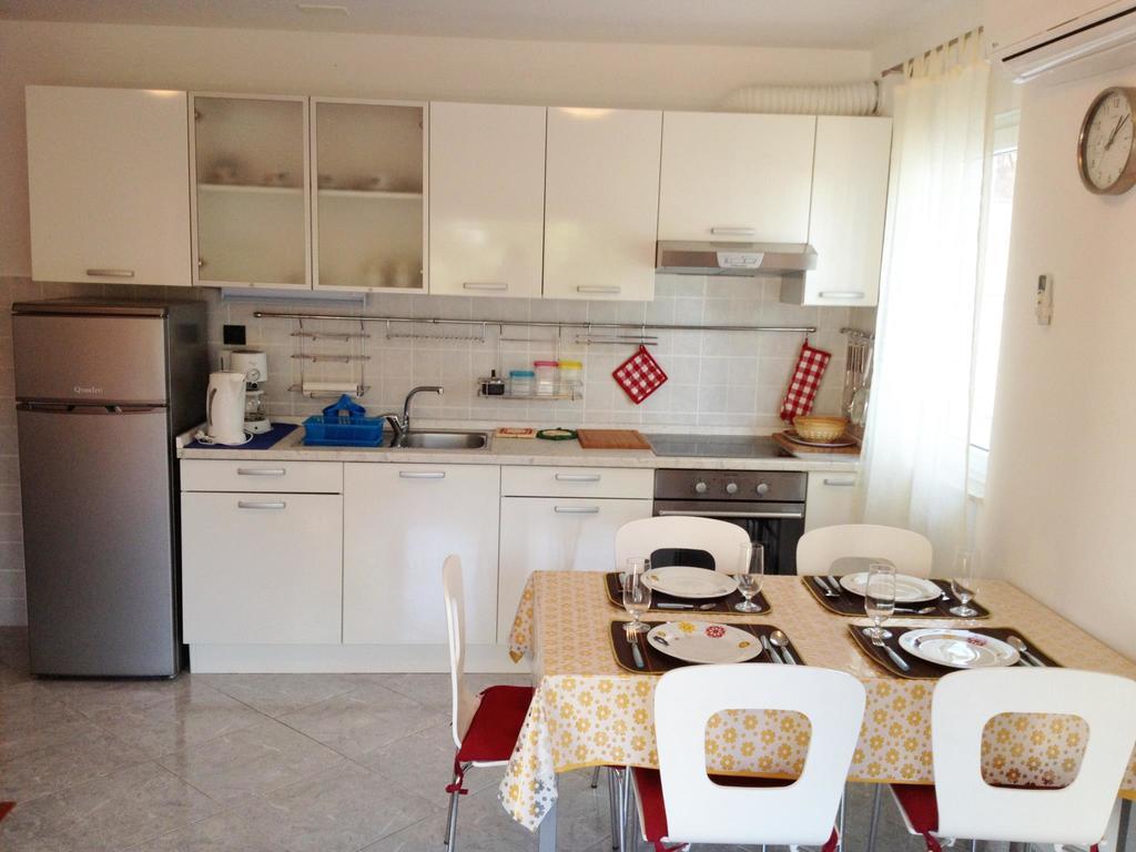 Kristian Apartments Подстрана Екстериор снимка