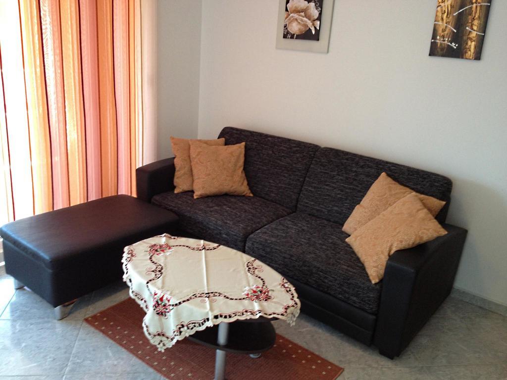 Kristian Apartments Подстрана Екстериор снимка