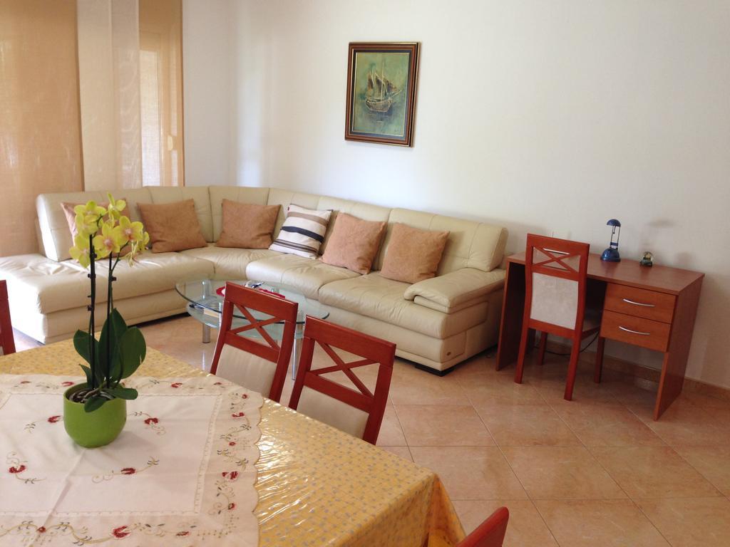 Kristian Apartments Подстрана Екстериор снимка